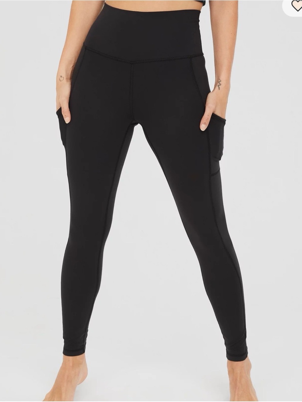 Offline by aerie black pocket leggings size small